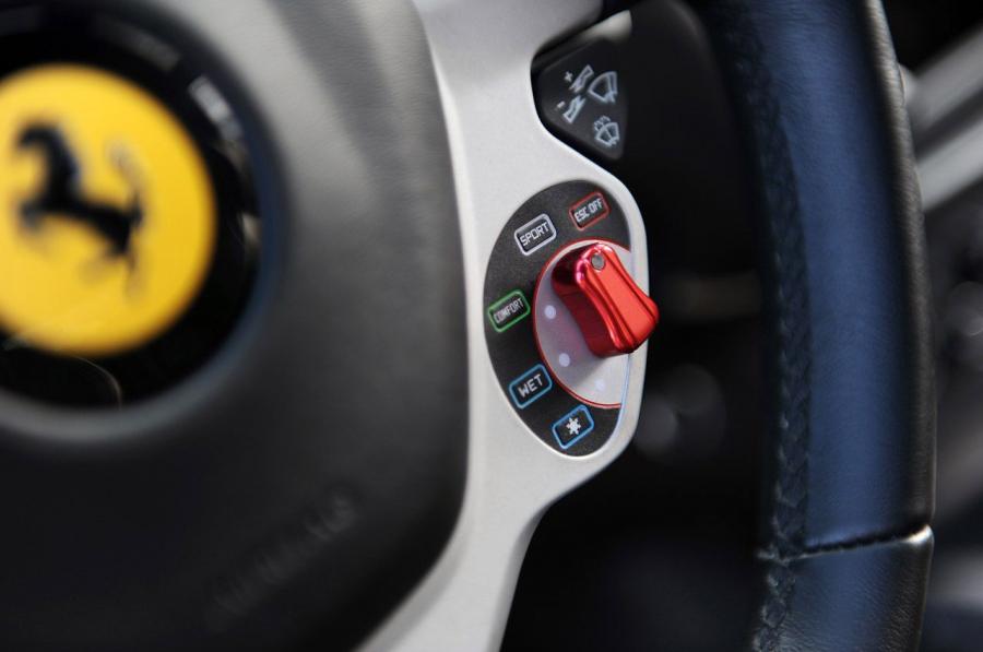  Ferrari FF 2013 года  (фото 19 из 69)